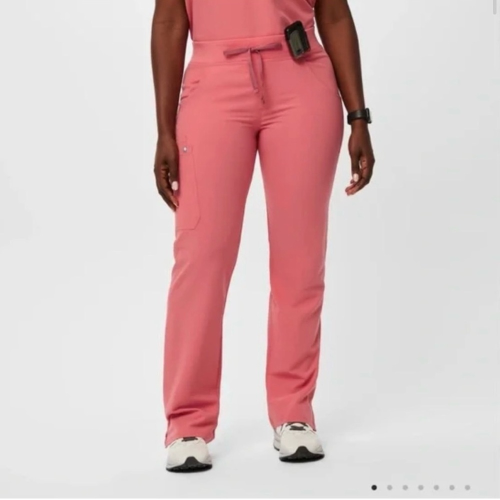 Figs Women's Desert Rose Kade Cargo Scrub Pants